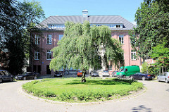 Ehem. Krankenhausgebäude - Umnutzung zu Büros - Bilder aus Hamburg Barmbek.