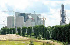 Baustelle des Kohlekraftwerks im Hambuger Stadtteil Moorburg - Blick von Hamburg Altenwerder zum entstehenden Kraftwerk.