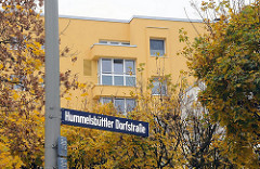 Neubausiedlung - Grosssiedlungen in Hamburger Vororten - Hummelsbuettler Dorfstrasse