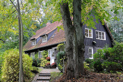 Wohnen in den Hamburger Vororten - Einzelhaus in der Bredenbekstrasse, Stadtteil Hamburg Wohldorf