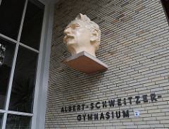 Eingang zum Albert Schweitzer Gymnasium - Hamburg Ohlsdorf Struckholt.