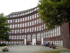 Schule Krausestrasse, Stadtteil Dulsberg - Architekt Hamburger Oberbaudirektor Fritz Schumacher