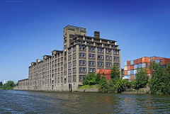 Bilder aus dem Industriegebiet Hamburg Veddel - Fotos aus dem Veddeler Gewerbegebiet, Industriearchitektur am Kanal.