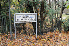 Schild der Stadtteilgrenze zu Hamburg Sasel - Bezirk Wandsbek.