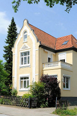 Einzelhaus in Gründerzeit-Architektur; Architekturfotos aus den Hamburger Stadtteilen - Baustile der 19 Jahrundertwende.