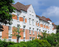 Mehrstöckige Wohngebäude in Hamburg Bahrenfeld - erbaut um 1910 vom Altonaer Spar- und Bauverein.
