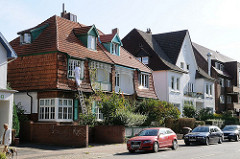 Geschäftsstrasse und Wohnstrasse in Hamburg Fuhlsbüttel - Erdkampsweg.