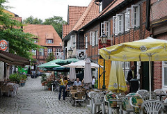 Restaurants Kopfsteinpflaster in der Harburger Alstadt - Fachwergbebäude 17. Jhd. Lämmertwiete.