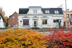 Einzelhaus mit Geschäft - historismus Architektur Luruper Hauptstrasse.