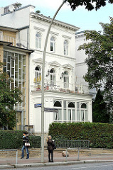 weisse Stadtvilla - historischer Archtitekurstil Hamburg Hohenfelde.