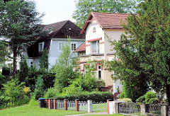 Stadtvillen in Hamburg Eissendorf - Wohnhäuser in den Hamburger Stadtteilen; Architektur in der Hansestadt Hamburg.