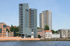 Neubauten am Altonaer Elbufer - Wohnhäuser und Bürogebäude an der Grossen Elbstrasse.