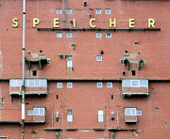 Fassade des Rethe Speichers in Hamburg Wilhelmsburg - historische Architektur in den Hamburger Stadtteilen.