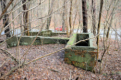 Fundament der Kohlewäscherei vom Bergwerk Hausbruck / Bergwerk Robertshall  in den Harburger Bergen - Förderung von Braunkohle für die Harburger Phoenix-Werke von  1919 - 1922.