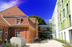 Historische und moderne Architektur - Bebauung des ehem. Krankenhausgeländes Hamburg Barmbek Nord.
