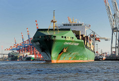 Containerfrachter CSAV Rio De Janeiro - das Containerschiff hat eine Länge von 294m und kann 5294 TEU Container transportieren.