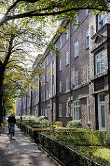 Hausfassade - Wohnblocks - Klinkerbauten in Hamburg Dulsberg.
