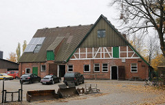 Bauernhof in Hamburg Hummelsbüttel Fachwerkfassade am Rehhagen Reithalle.