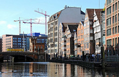 Historische Altstadt Hamburgs - Hohe Bruecke - Nikolaifleet historische Hamburger Architektur Deichstrasse