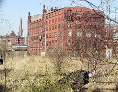Industriearchitektur im Hamburger Freihafengebiet - stillgelegte Bahnanlage / Schienen und Prellböcke vom Güterhauptbahnhof Oberhafen. 2002