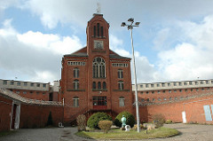 JVA Fuhlsbüttel - Gefängniskirche Innenhof des Hamburger Gefängnisses.