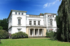 Klassizistisches Herrenhaus - Katharinenhof; erbaut 1829-1836; Bauherr Altonaer Kaufmann Georg Friedrich Baur - Architekt Johann Matthias Hansen.