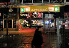 Leerstehender Club / Cocktailbar Hörsaal am Spielbudenplatz Hamburg St. Pauli - Teil vom Gebäudekomplex der Essohäuser.
