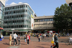 Ottenser Hauptstrasse - Eingang zum Altonaer Bahnhof.