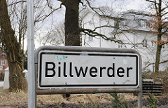 Ortschild Stadtteil Billwerder Schwarze Schrift auf weissem Grund