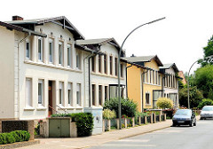 Reihenhäuser im gleichen Baustil - Architektur der Gründerzeit, Wohnhäuser im Hamburger Stadtteil Rönneburg.