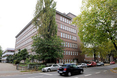 Gebäude Schule Alter Teichweg - Architektur der 1930er Jahre; ehem. Volksschule Architekt Fritz Schumacher.