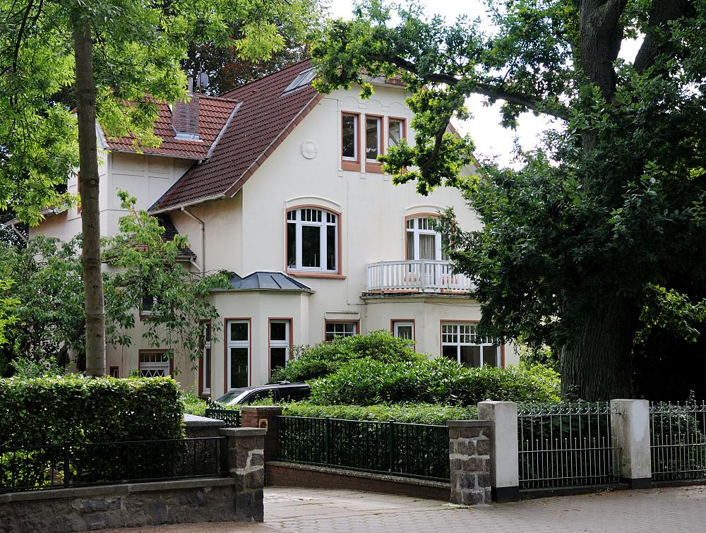 bildarchiv-hamburg.com: Foto „Villa in Hamburgs Vorort Rahlstedt mit