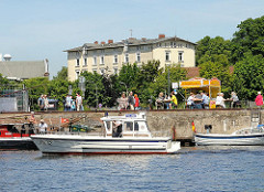 Harburger Schloss - Polizeiboot WS 42 Wasserschutzpolizei Harburger Hafen Lotsekanal.