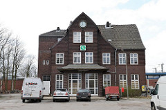 Alter stillgelegter Bahnhof Billwerder Klinkergebäude.