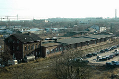 Luftaufnahme von alten Harburger Güterbahnhof / Lagerschuppen mit Laderampe. (2006)