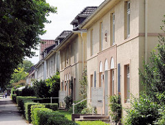 Wohnblock der 1930er Jahre in Hamburg Eissendorf - Bilder aus den Hamburger Bezirken und Stadtteilen - Architektur in der Hansestadt Hamburg.