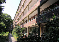 Innenhof eines Laubenganghauses in HH-Barmbek; Architekturfotos der Hansestadt Hamburg.