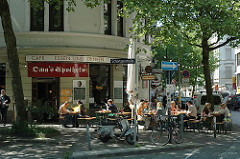 Aussengastronomie in der Schanzenstrasse - Restaurants und Kneipen im Hamburger Stadtteil Sternschanze.