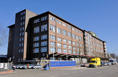 Gewerbearchitektur, Industriearchitektur auf der Peute in Hamburg Veddel - Elbe Gewerbe Zentrum / EGZ.