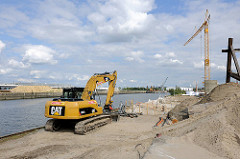 Verstärkung / Neubau eines Teilstücks der Kaianlage am Petersenkai im Baakenhafen - Fotos aus dem Hamburger STadtteil Hafencity.