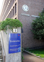 Eingang Kundenzentrum Süderelbe am Neugrabener Markt.