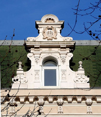 Hamburgs Bezirke, Altona Stadtteil Altona Nord Julius Leber Straße Stuckverzierter Giebel Gründerzeitstil