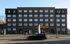 Fotos aus Hamburg - Bilder der Stadtteile - Klinkerwohnblock in der Kieler Strasse