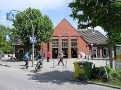 Kleekamp Hamburger Hochbahn Haltestelle Fuhlsbüttel. Restauriertes Gebäude der U-Bahnstation.