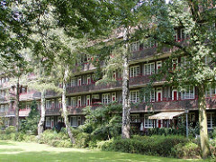 Bilder aus Hamburg Nord - Fotos vom Dulsberg - Francksche Laubengänge - Backsteinarchitektur.