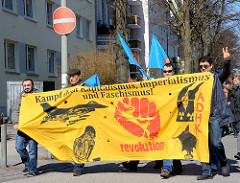 Ostermarsch Hamburg - Transparent Kampf dem Kapitalismus, Imperialismus und Faschismus.