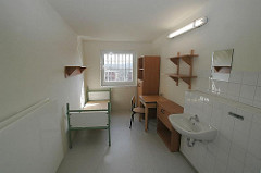 Gefängniszelle im Hamburger Strafvollzug - Justizvollzugsanstalt JVA Fuhlsbüttel.