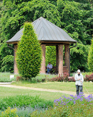 Pavillon im Schulgarten des Volksparks in Hamburg Bahrenfeld, Bezirk Altona.