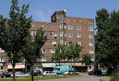Hamburg Bilder von der Veddel - Baublock aus rotem Ziegelstein  - Wohngebäude der 1920er Jahre - Architektur Oberbaudirektor Frizt Schumacher / unterschiedliche Architekten Hamburgs.