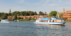 Ausflugschiffe der Blau Weissen Flotte auf dem Malchower See.